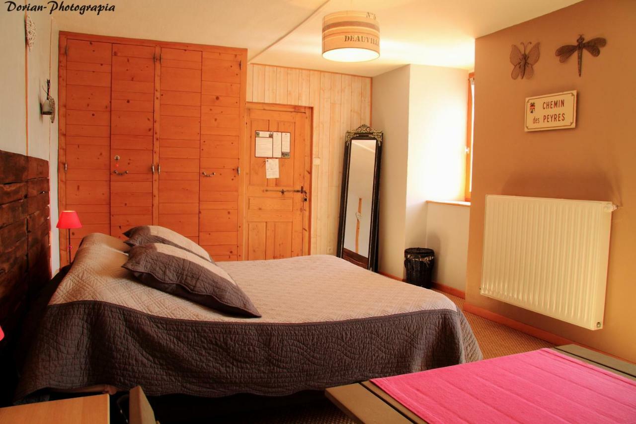 La Pierre Trouee Chambre D'Hotes Châteauneuf-de-Randon エクステリア 写真