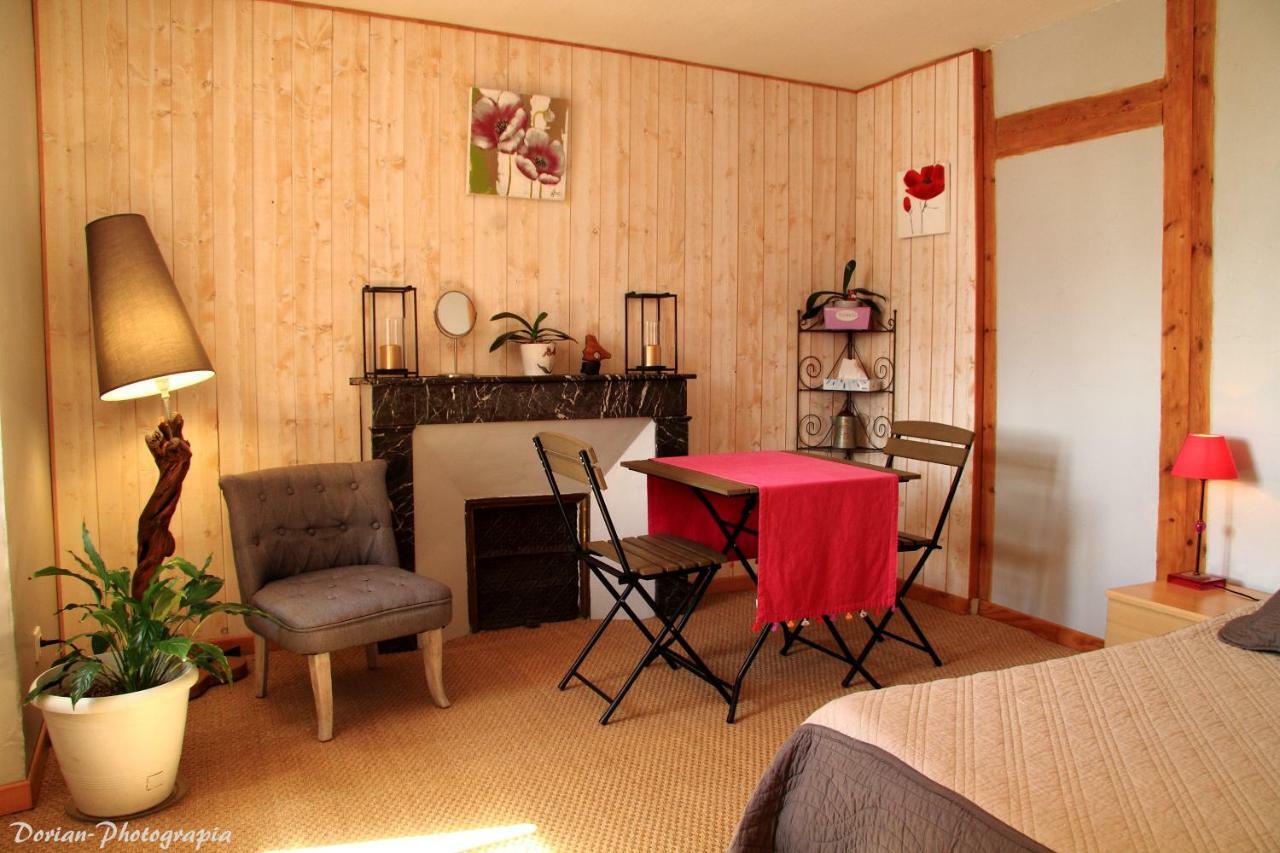La Pierre Trouee Chambre D'Hotes Châteauneuf-de-Randon エクステリア 写真